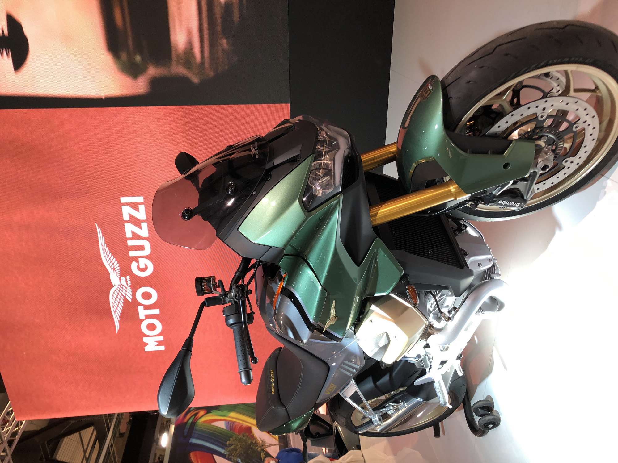 Moto Guzzi V100 centenario Salon Milan 2021