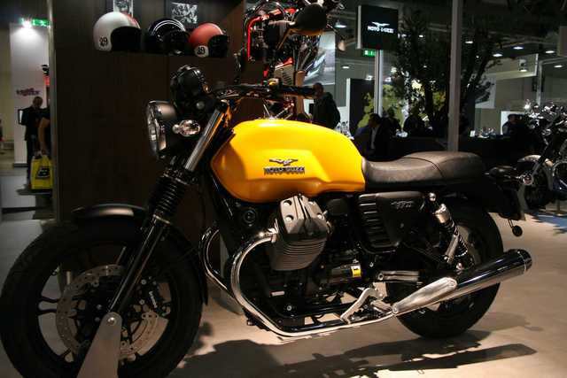 2014 Salon Moto Milan V7 II jaune