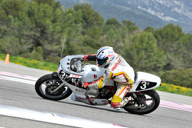 Christophe sur la Moto Bel' au castellet 2015